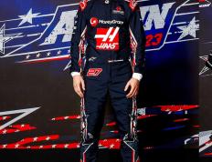 乐鱼体育网站入口-哈斯车队鏖战索伯车队，诺里斯扛起全队